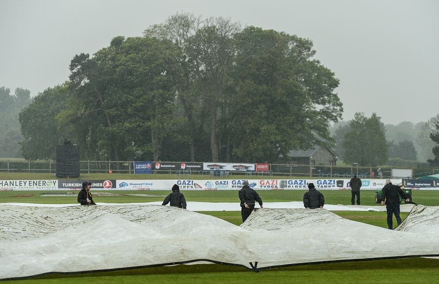 তামিম রিয়াদের চেষ্টা ভেসে গেলো বৃষ্টিতে