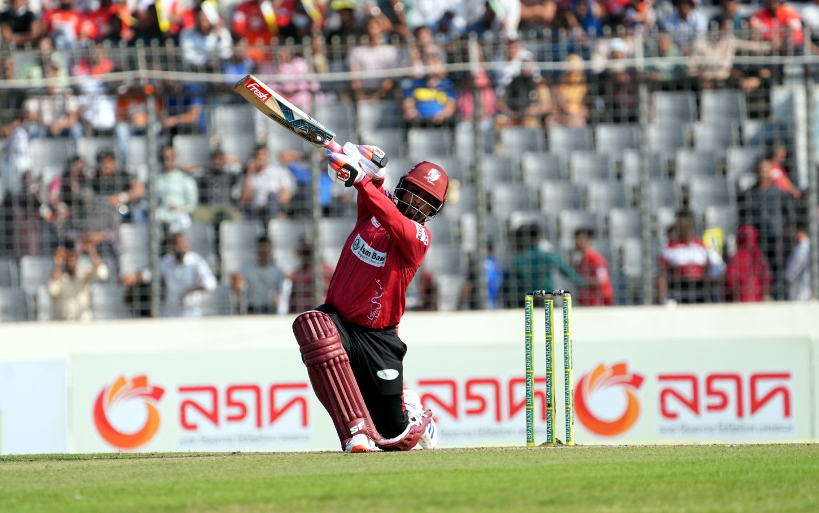 ফটোসেশনে না আসার বিশদ ব্যাখ্যা দিলেন তামিম ইকবাল