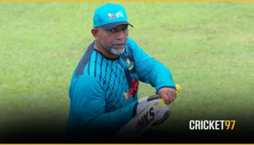 মিরাজের অসুস্থতা নিয়ে হেড কোচ সিমন্স, ‘এটা মধুর সমস্যা’