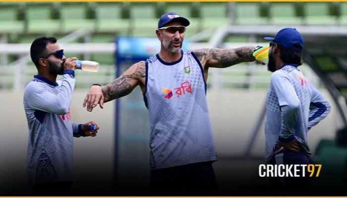 Bangladesh's assistant coach Nic Pothas has resigned