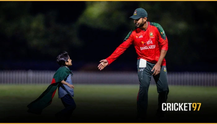 সাইফ হাসান: টেস্ট ওপেনার থেকে টি-টোয়েন্টি অলরাউন্ডার, ফিরে আসার গল্পে আছেন এক কোচ