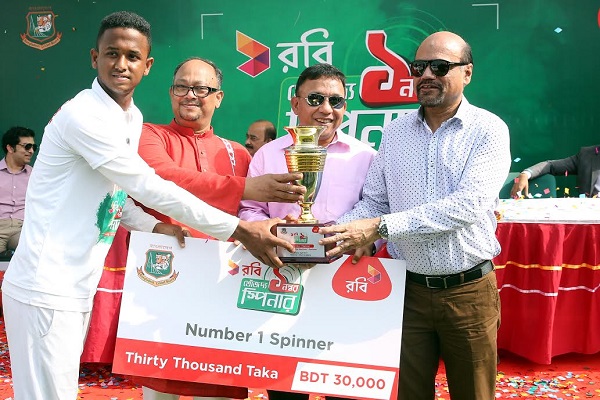 স্পিনার হান্টের সেরা নাইম হোসেন সাকিব