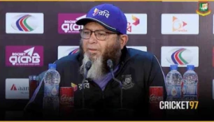 রান আউটের ঝড়ে উষ্ণতা, মিরাজ-সালমান মুহূর্ত বিশ্লেষণ করছেন মুশতাক আহমেদ