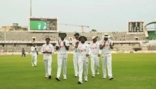 Mirazs Five-For Gives Bangladesh a 34-Run Lead