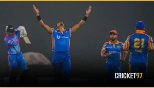 যেকারণে হোল্ডারকে না দিয়ে মুশফিককে বল করতে দেন মিরাজ