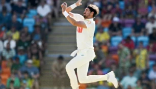 Mitchell Starcs Onslaught Bundles Bangladesh Out for 64