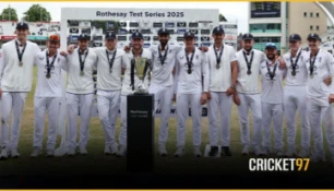 জিম্বাবুয়ের বিপক্ষে চার দিনের টেস্ট তিন দিনেই জিতল ইংল্যান্ড