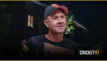 যু'দ্ধবিরতির খবর শুনে ‘অস্ট্রেলিয়ার বিমান থেকে নেমে পড়েন’ পন্টিং, থাকেন ভারতেই