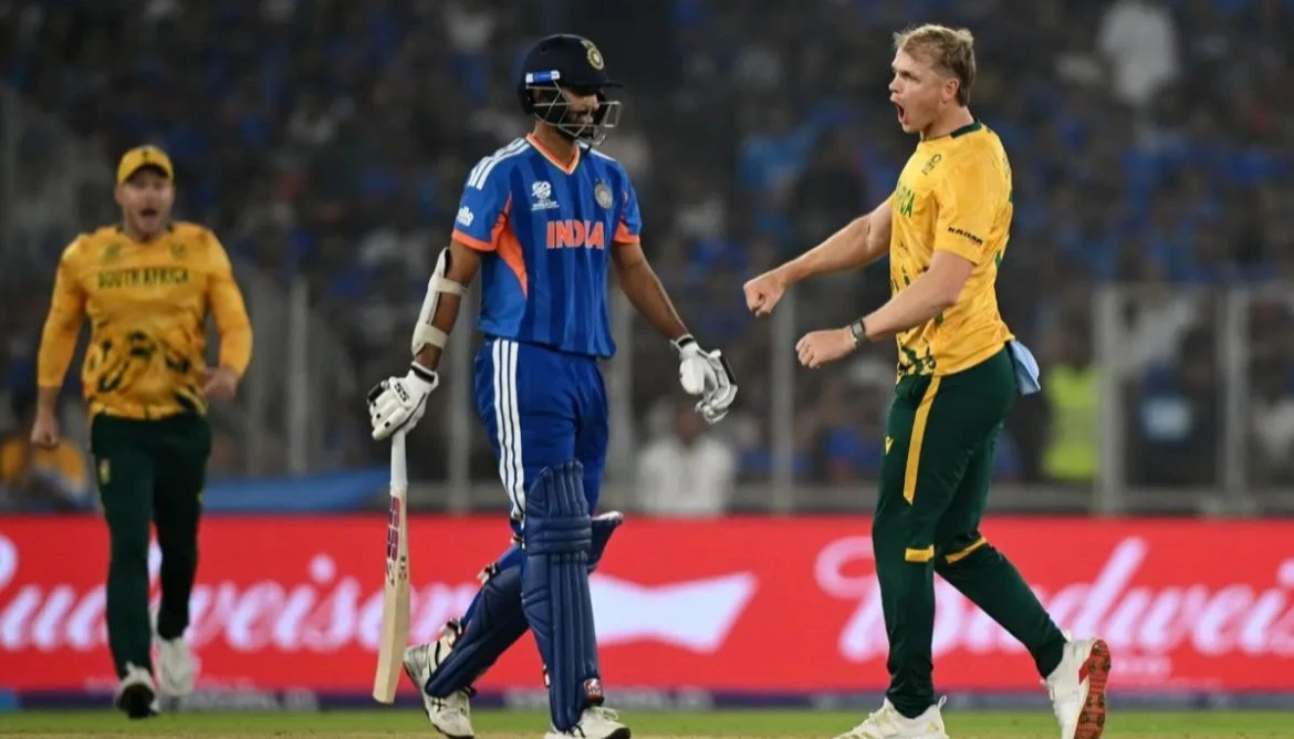 South Africa Send Title Warning by Thrashing India by 76 Runs