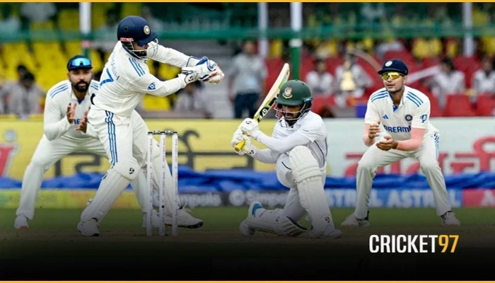 দুই ওপেনারকে হারিয়ে লাঞ্চে বাংলাদেশ