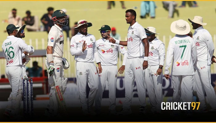 Shakeel, Saim steady Pakistan innings