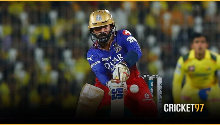 আইপিএলে ম্যাচ খেলার রেকর্ড গড়লেন কার্তিক