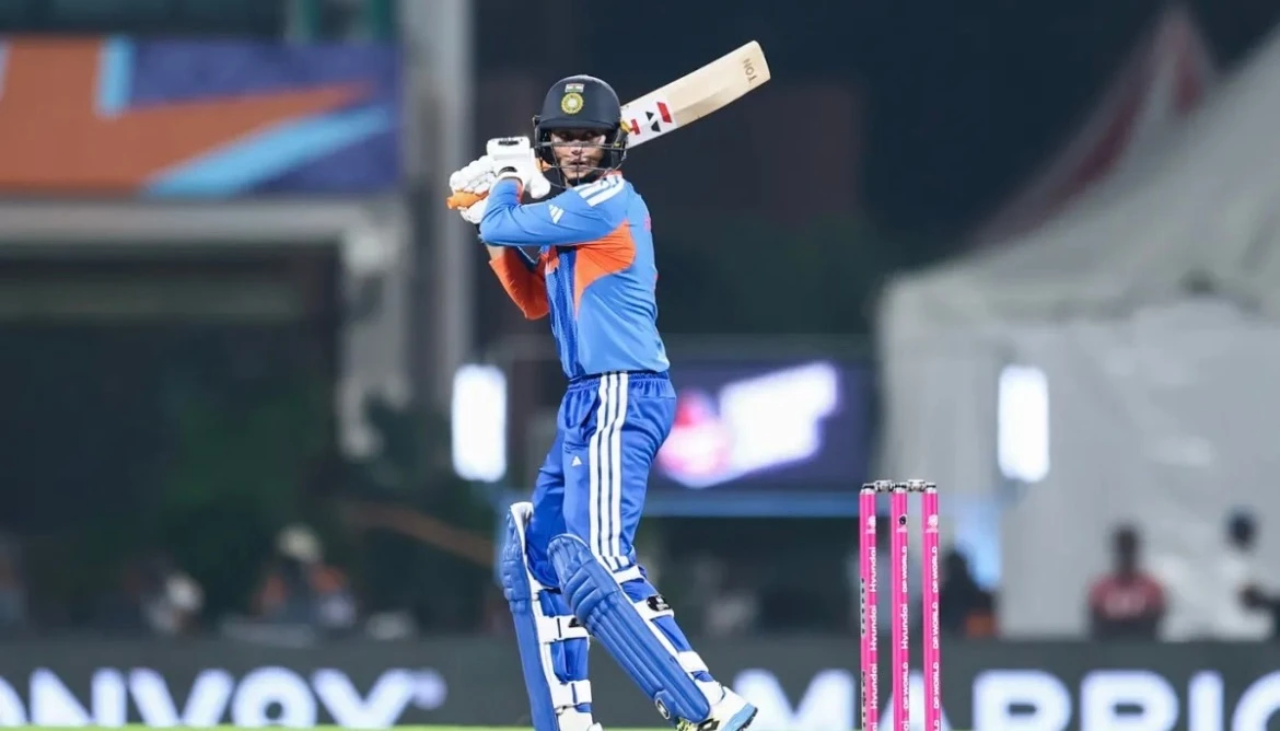 অভিষেক কি স্লগার, আমিরের মন্তব্যে অশ্বিনের কড়া জবাব