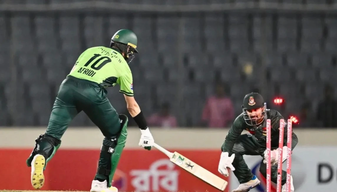 Pakistan raises complaint over last-ball LBW review in third ODI
