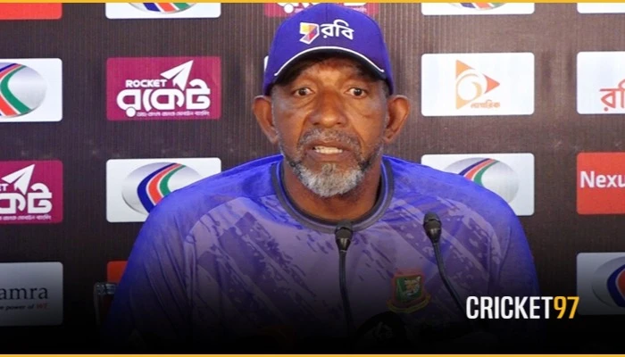 Chairman changes handled with humor, Simmons redirects discussion to cricket