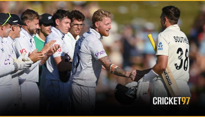 New Zealand Scorches to 315/9 on Day 1 of Third Test in Hamilton