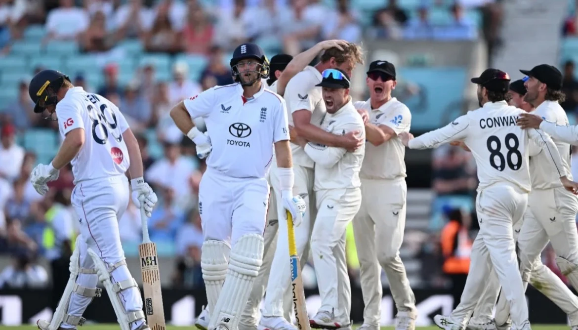Stokes and Atkinson Return After Nightclub Controversy as England Fight to Save the Series